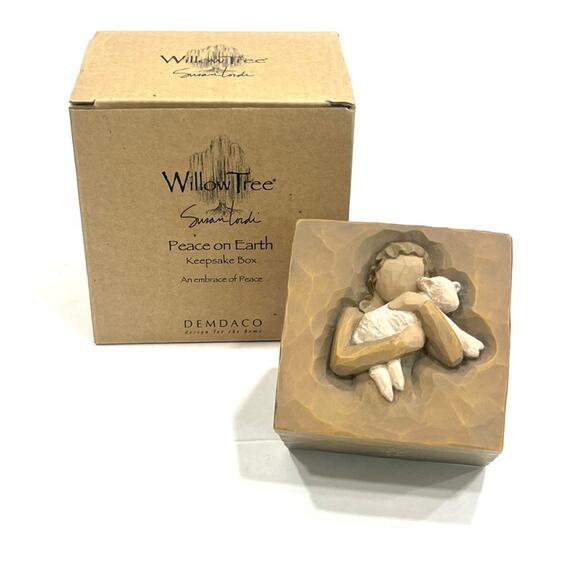 Willow tree Peace on Earth Keepsake Box Lamb w/box - Picture 2 of 7